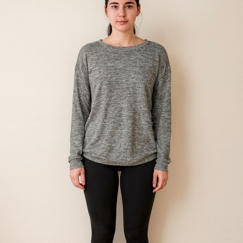 Athleta Long‎ Sleeve Heather Gray Top – Size Medium